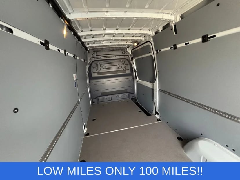 2025 Mercedes-Benz Sprinter 2500 - Image 23