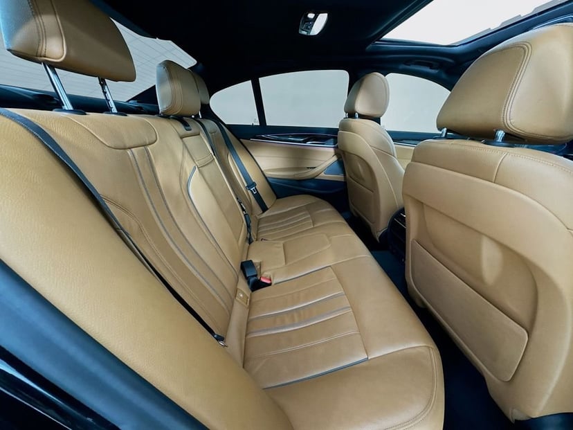 2020 BMW 5 Series - Image 36