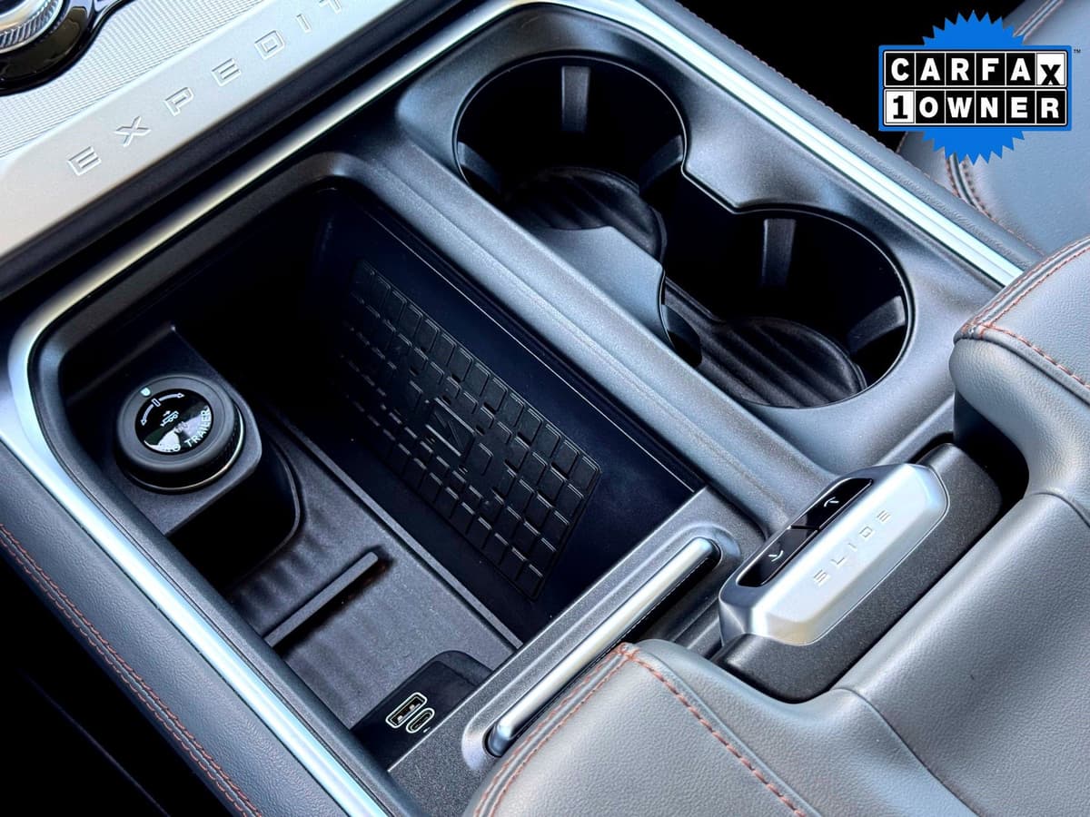 2025 Ford Expedition - Image 31