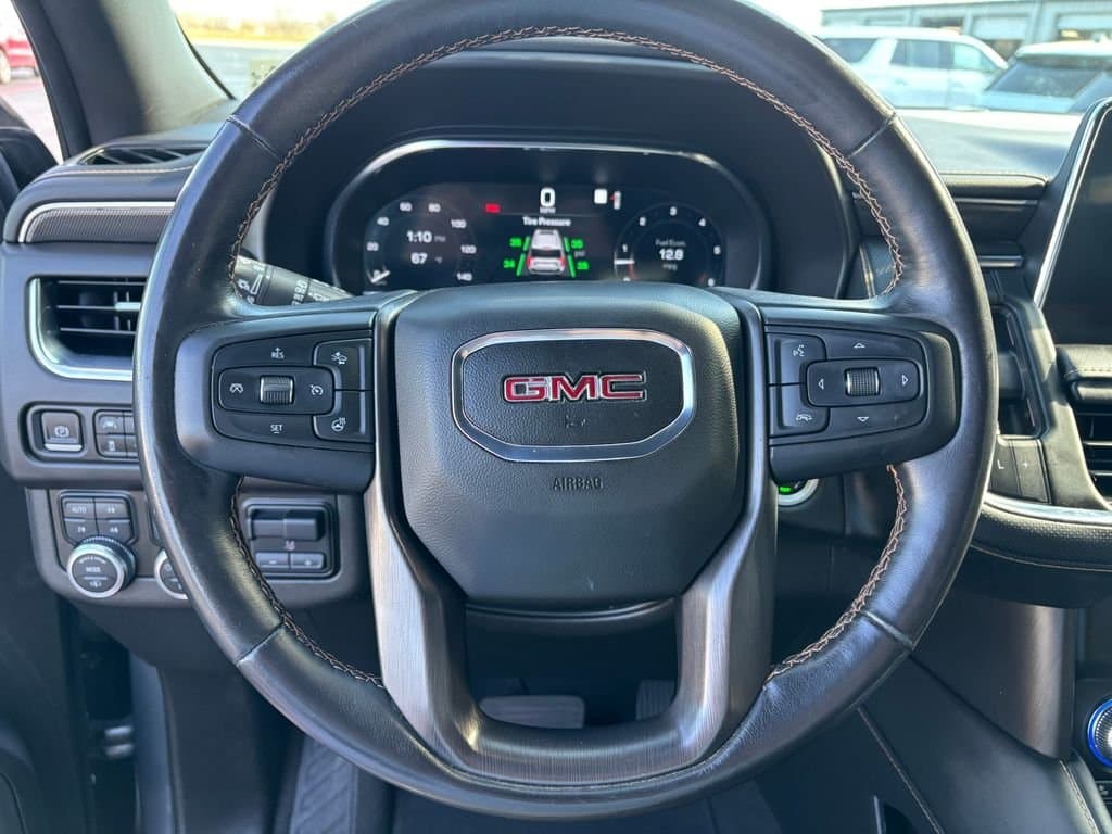 2022 GMC Yukon - Image 15