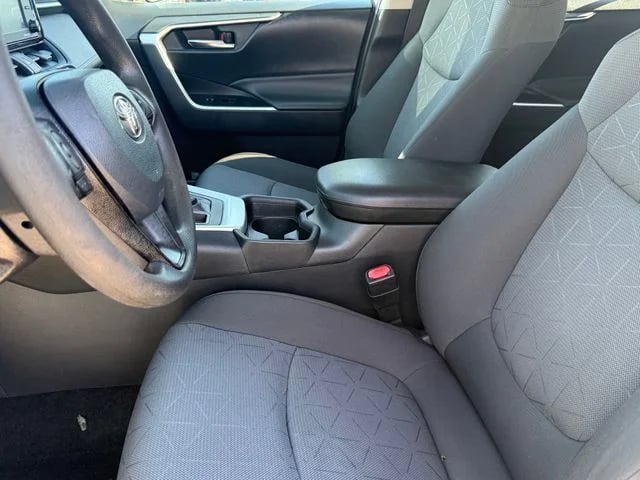 2021 Toyota RAV4 - Image 8