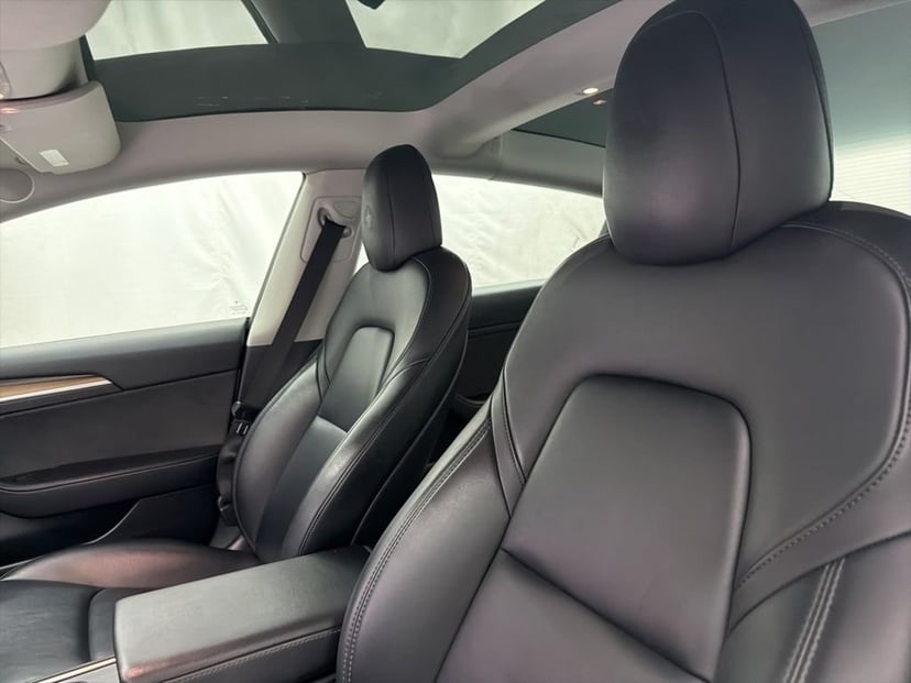 2022 Tesla Model 3 - Image 9
