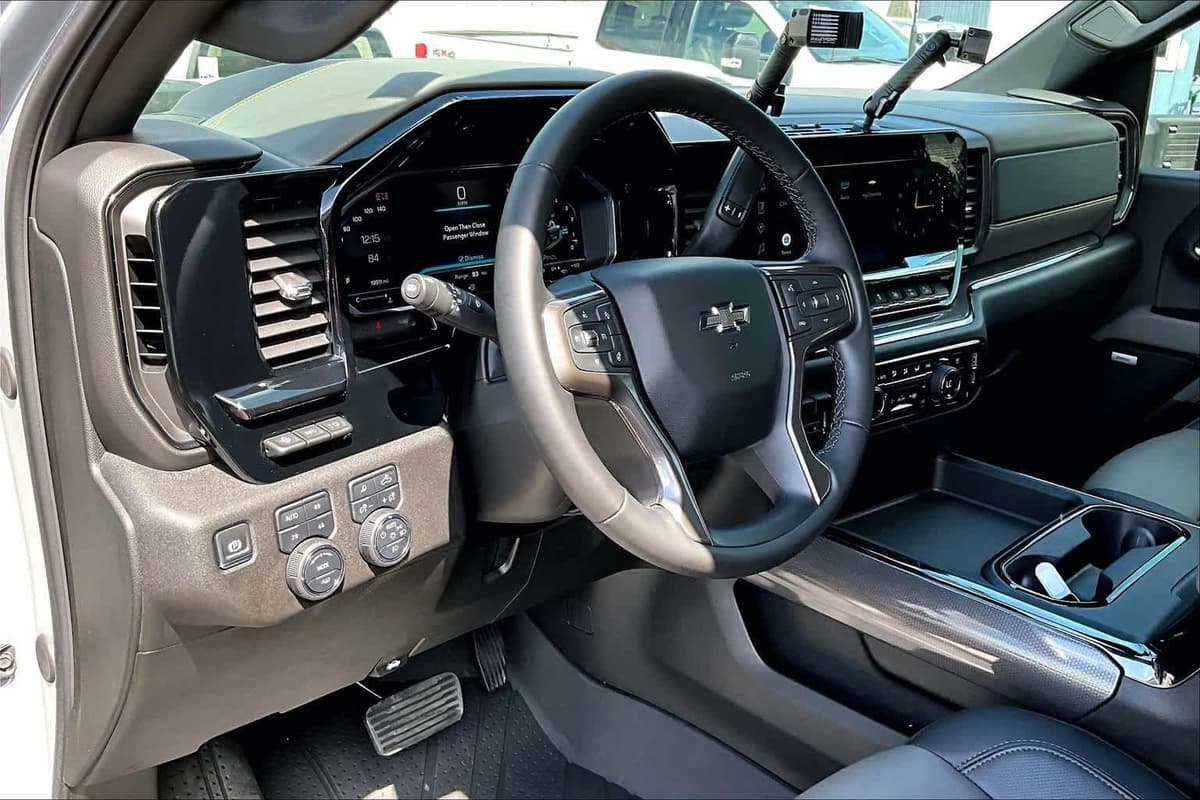 2024 Chevrolet Silverado 2500HD - Image 20