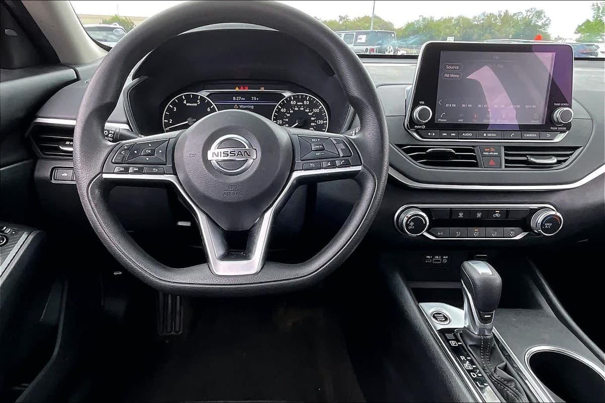 2022 Nissan Altima - Image 6