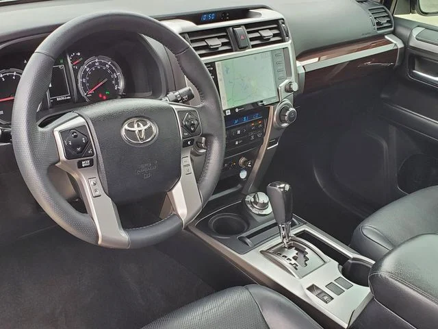 2020 Toyota 4Runner - Image 8