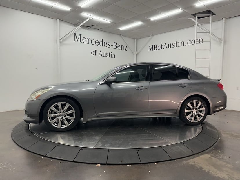 2011 INFINITI G37 - Image 3