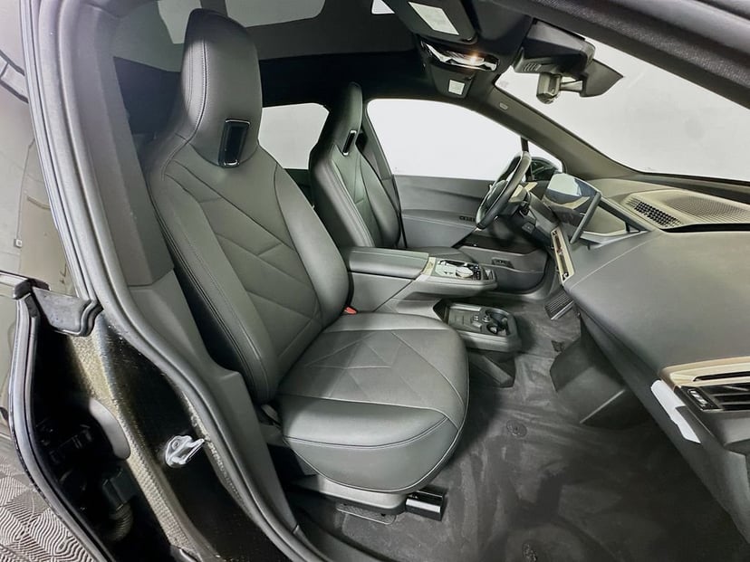 2024 BMW iX - Image 28