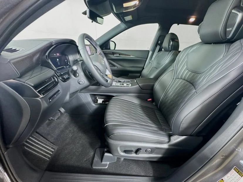 2027 INFINITI QX60 - Image 24