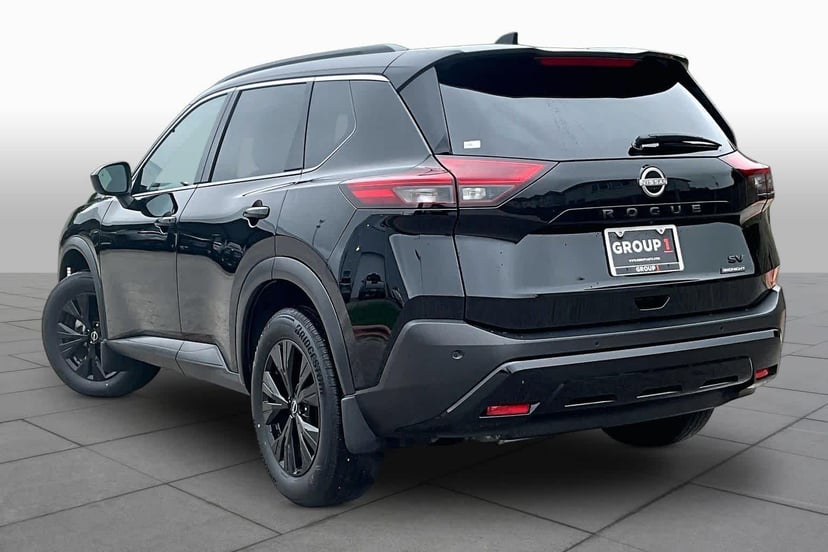 2023 Nissan Rogue - Image 12
