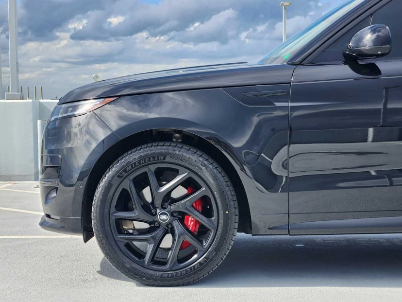 2025 Land Rover Range Rover Sport - Image 9