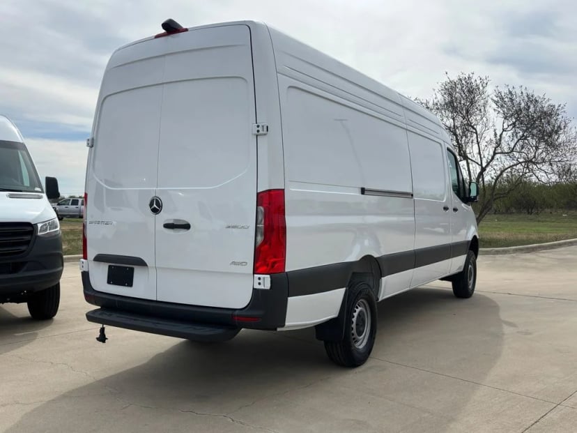 2025 Mercedes-Benz Sprinter 2500 - Image 7