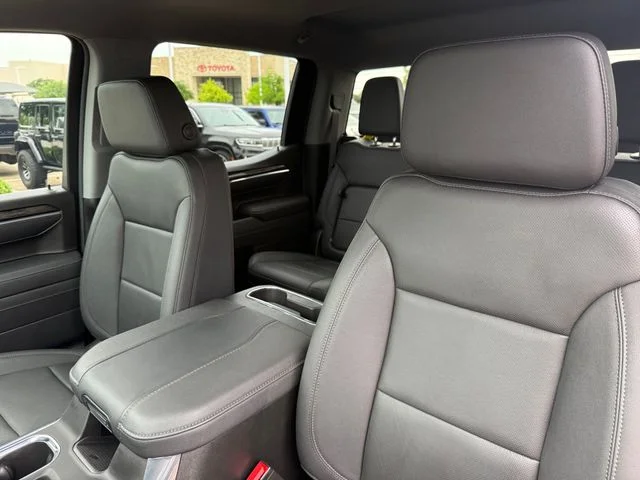 2025 Chevrolet Silverado 1500 - Image 13
