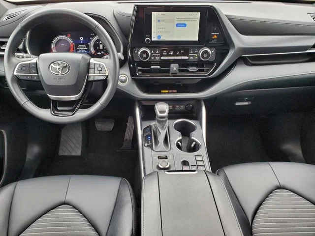 2025 Toyota Highlander - Image 22