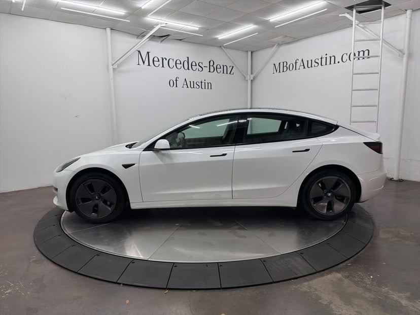 2022 Tesla Model 3 - Image 3