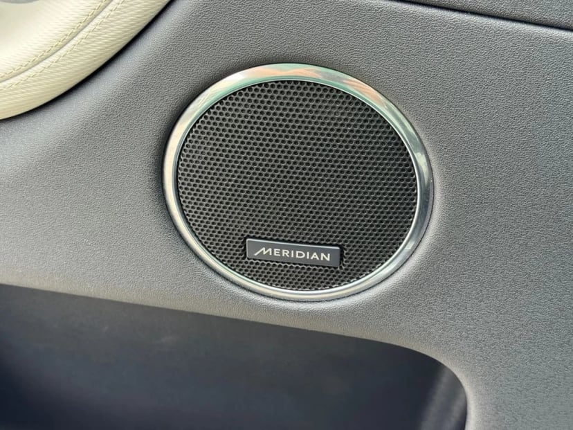 2025 Land Rover Discovery Sport - Image 16