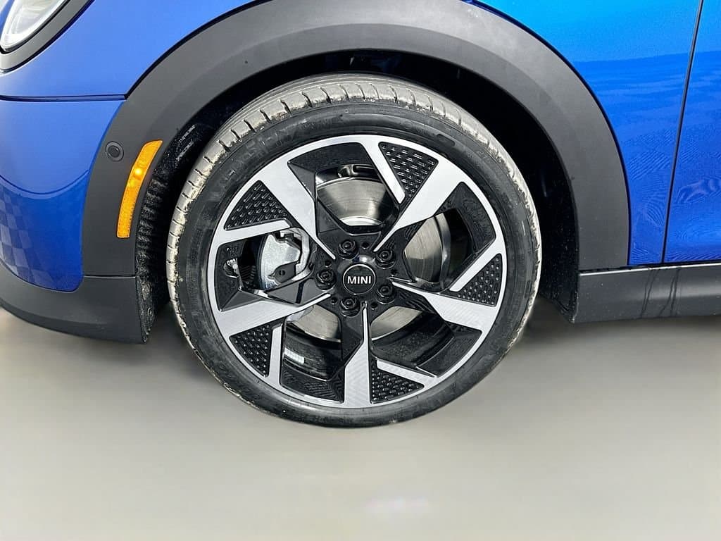2025 MINI COOPER - Image 23