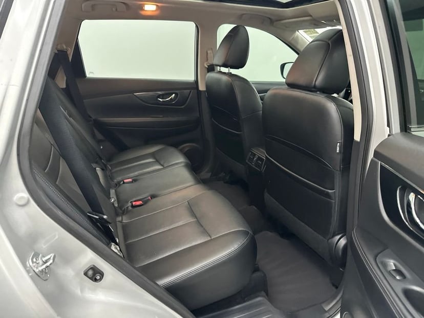 2015 Nissan Rogue - Image 21