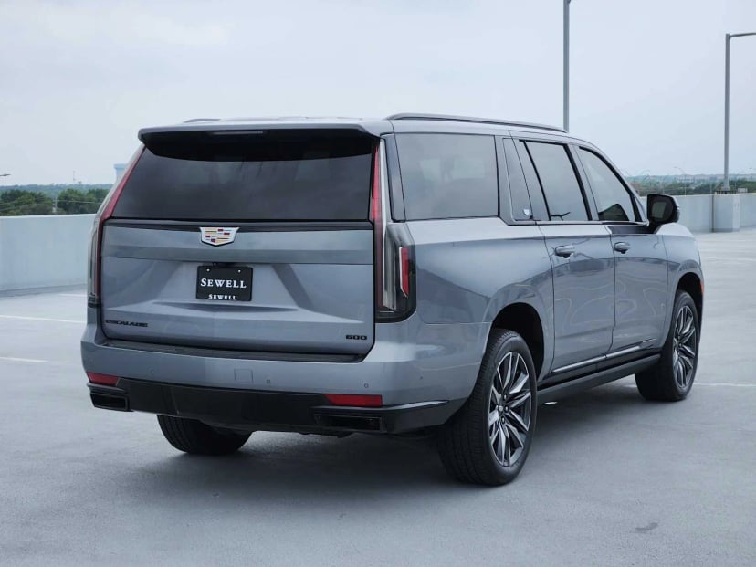 2022 Cadillac Escalade ESV - Image 7