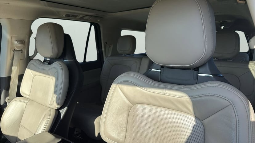 2023 Lincoln Navigator L - Image 10