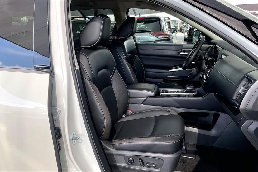 2023 Nissan Pathfinder - Image 9