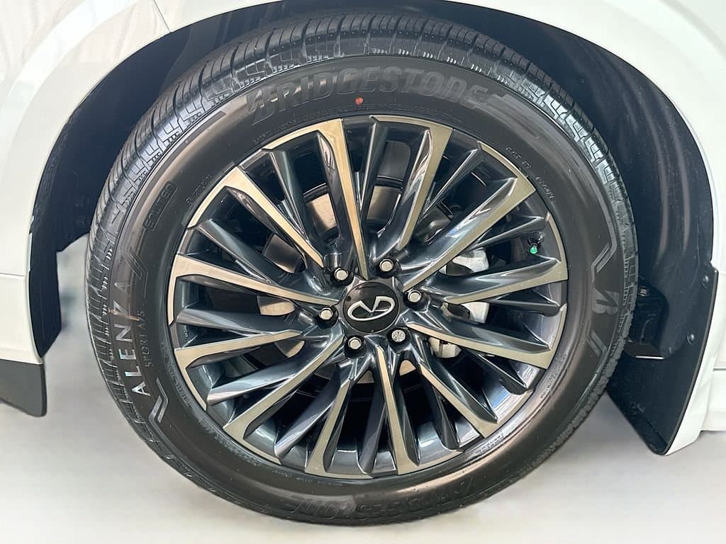 2026 INFINITI QX80 - Image 42