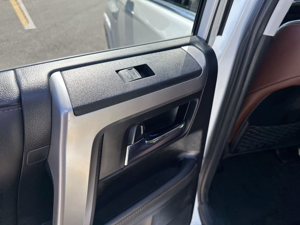 2020 Toyota 4Runner - Image 19