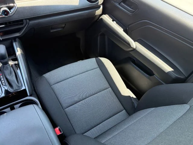 2025 Chevrolet Colorado - Image 23