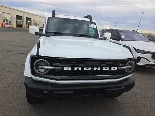 2025 Ford Bronco - Image 3