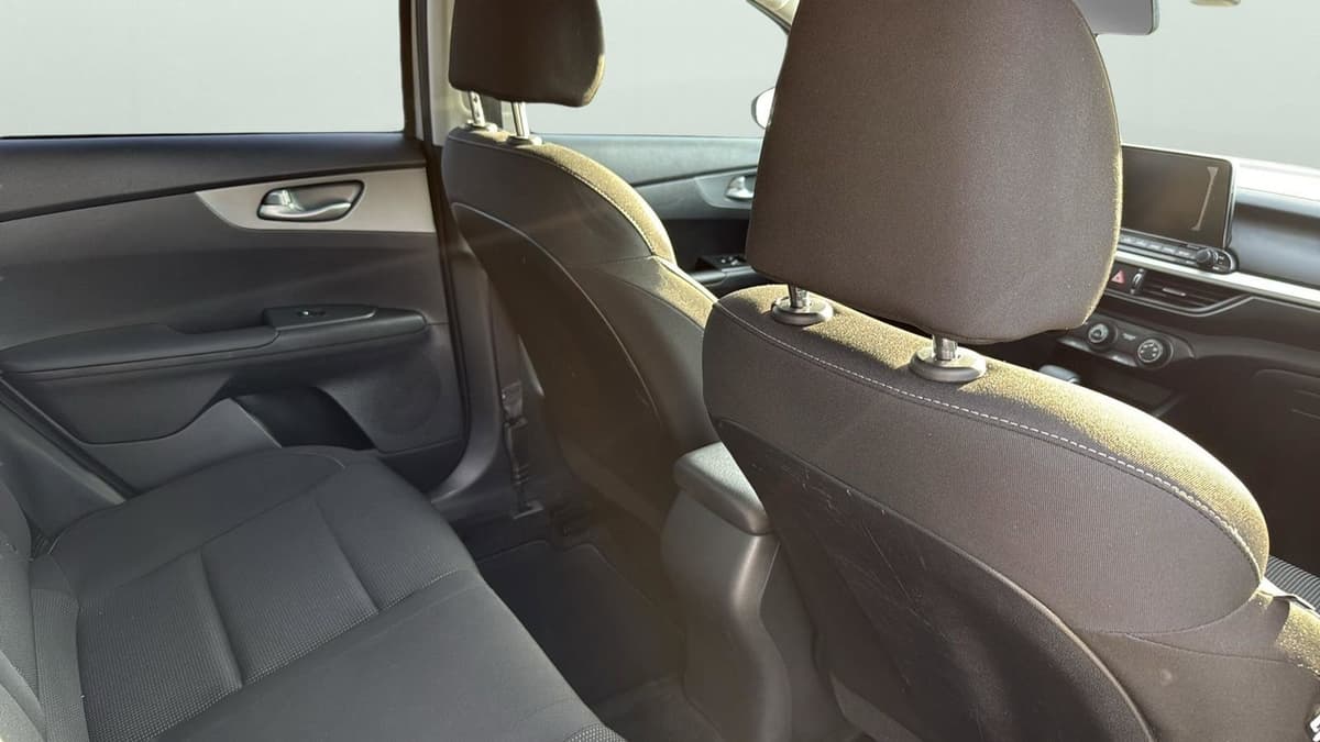 2020 Kia Forte - Image 21