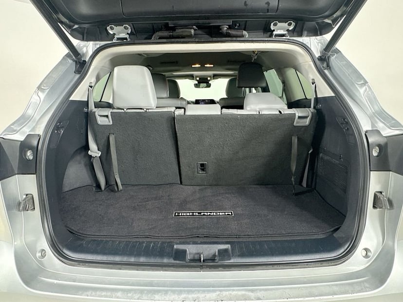 2020 Toyota Highlander - Image 32