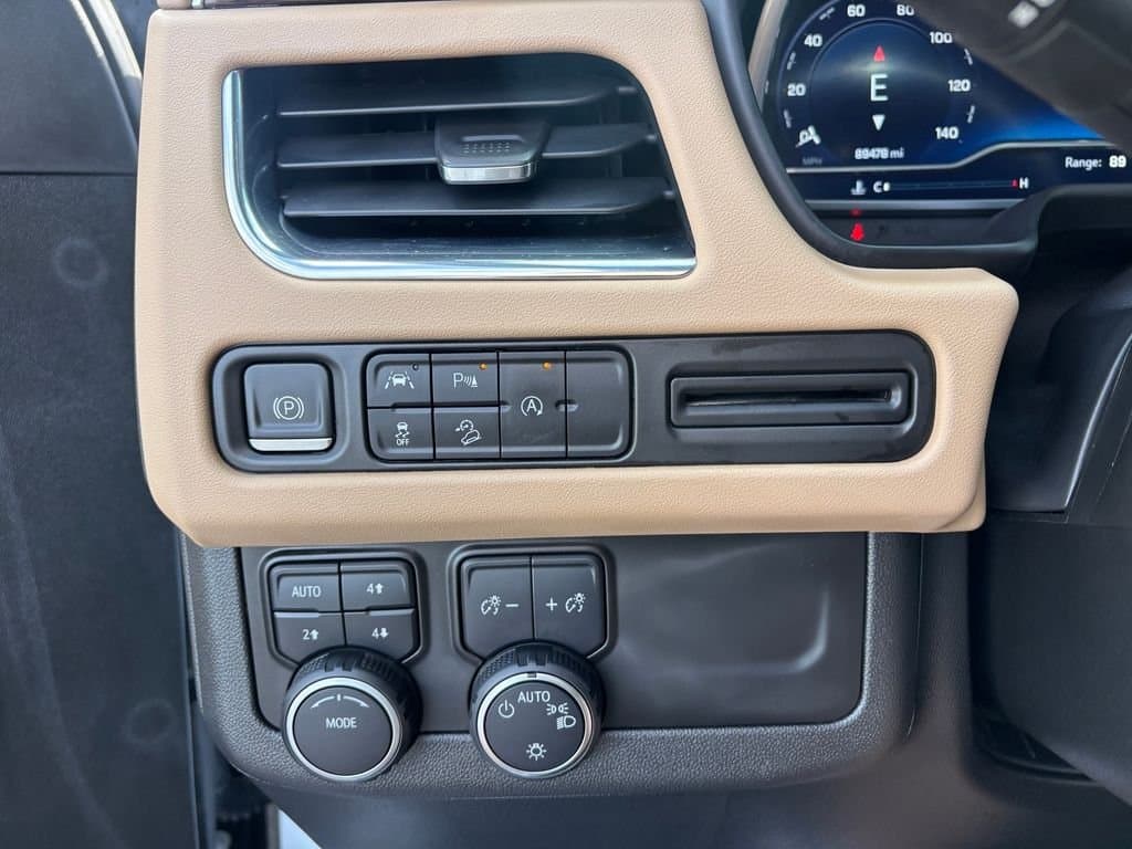 2023 Chevrolet Suburban - Image 20