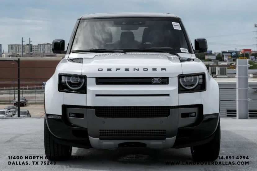 2026 Land Rover Defender 90 - Image 4