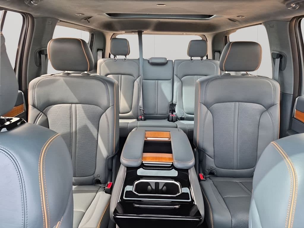 2022 Jeep Grand Wagoneer - Image 44