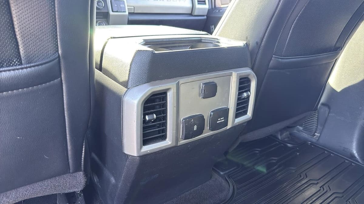 2018 Ford F-350SD - Image 28