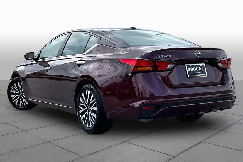 2025 Nissan Altima - Image 12