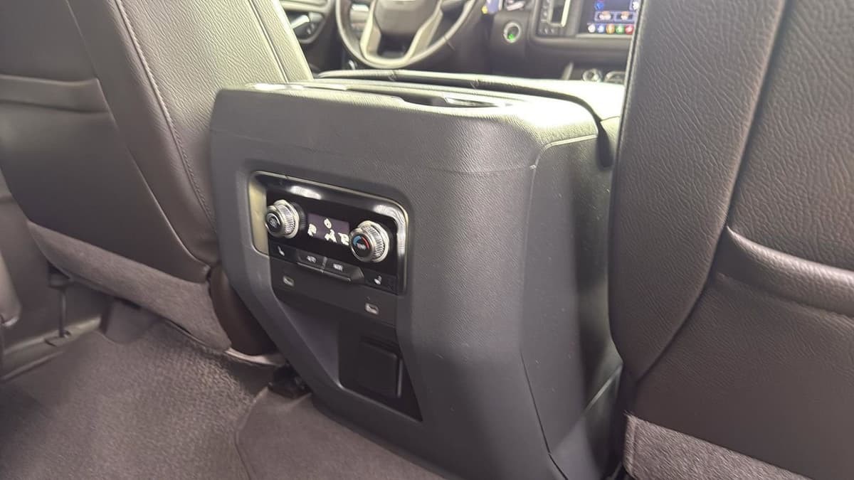 2021 GMC Yukon - Image 28