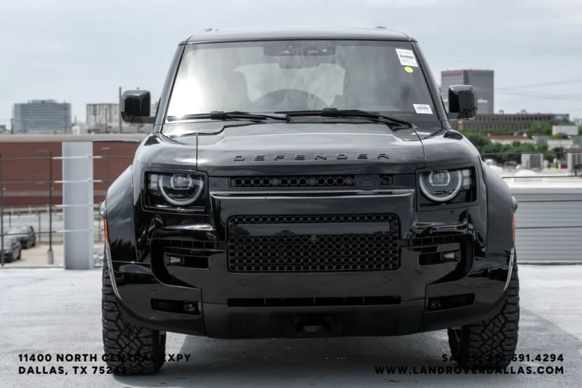 2026 Land Rover Defender 110 - Image 5