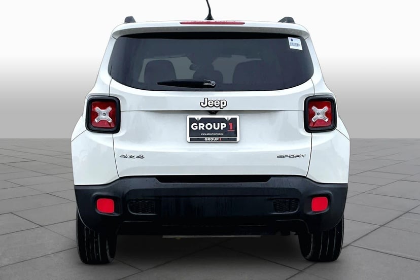2017 Jeep Renegade - Image 5