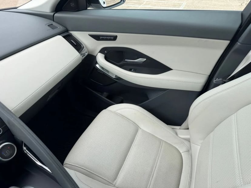 2020 Jaguar E-PACE - Image 31