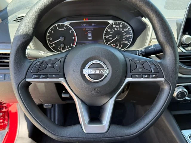 2025 Nissan Altima - Image 11
