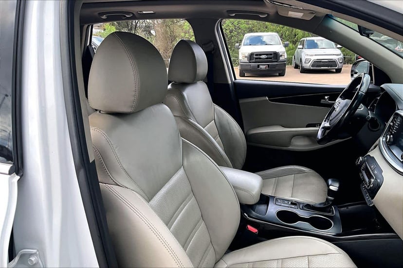 2020 Kia Sorento - Image 9