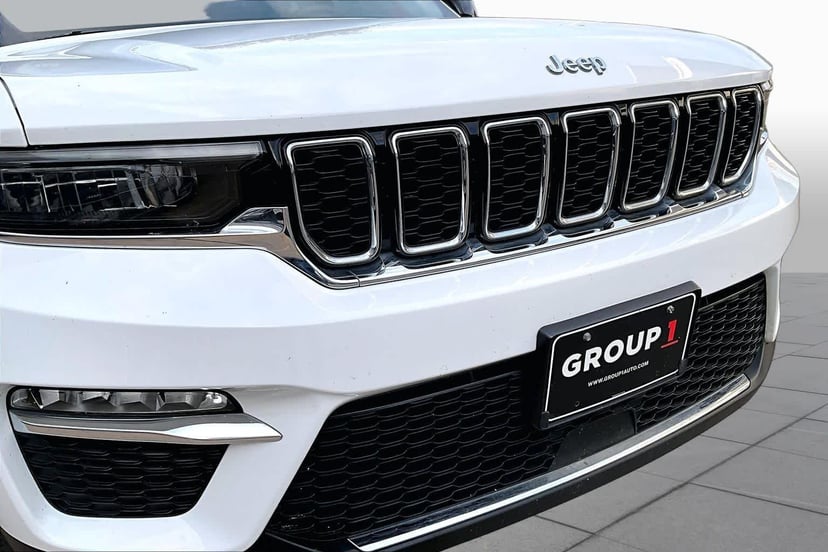 2023 Jeep Grand Cherokee - Image 29