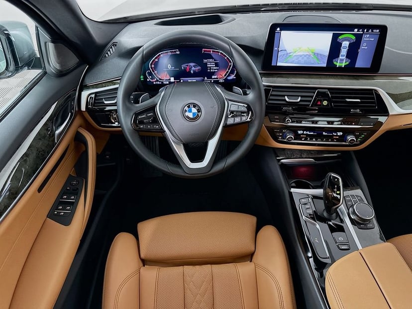 2023 BMW 5 Series - Image 23