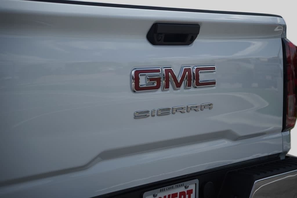 2024 GMC Sierra 2500HD - Image 27