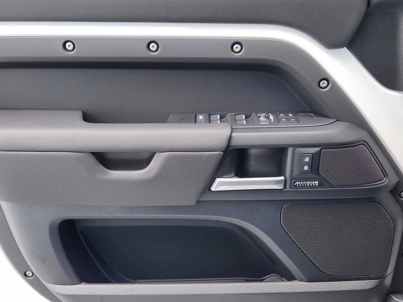 2026 LAND ROVER Defender 110 - Image 23