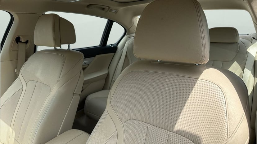 2019 BMW 7 Series - Image 10