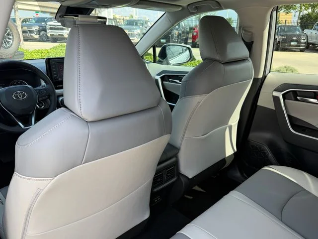 2022 Toyota RAV4 - Image 24