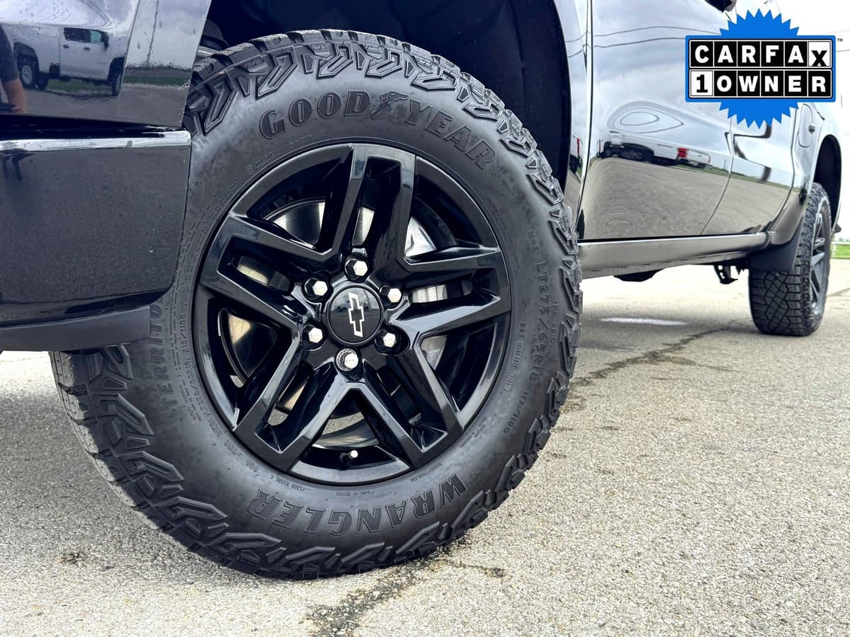 2024 Chevrolet Silverado 1500 - Image 2