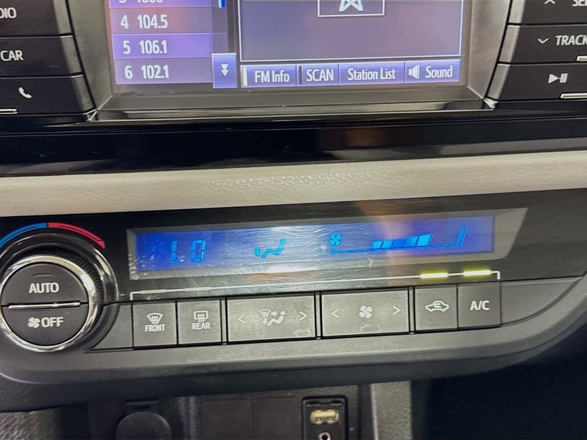 2015 Toyota Corolla - Image 17