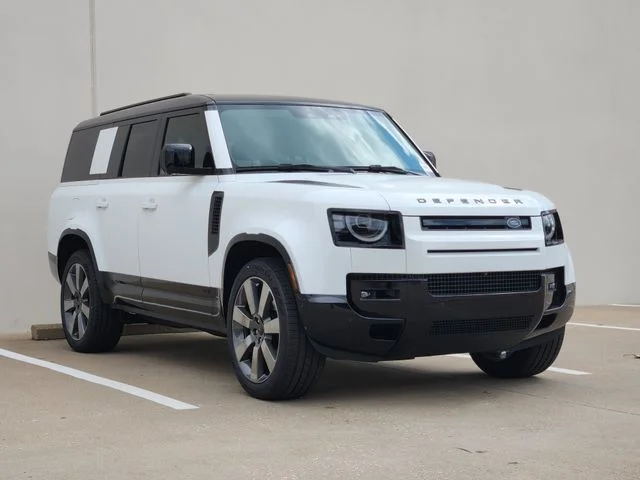 2026 Land Rover Defender 130 - Image 3